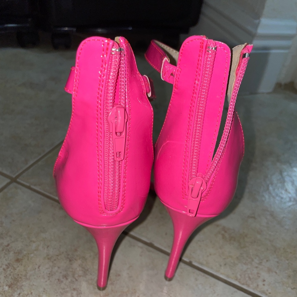 Pink Heels - Picture 3 of 4